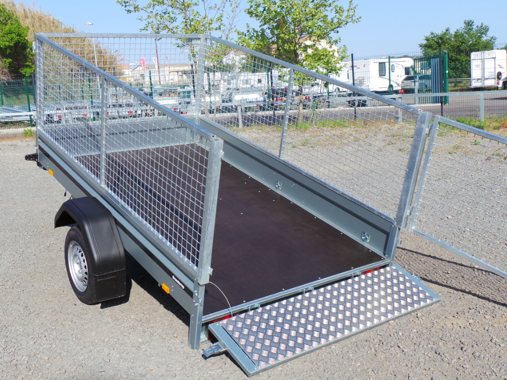 Plateau basculant 2.60 m x 1.53 m / 750 kg brenderup avec réhausse grillagées 80 cm